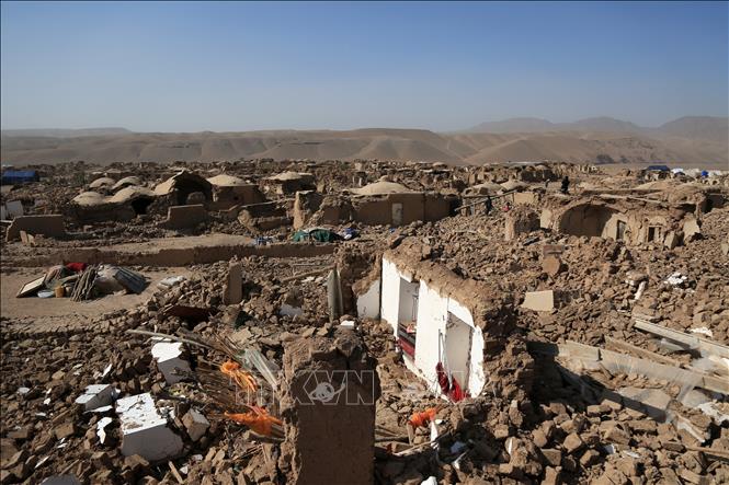 (Tư liệu) Những ngôi nhà bị phá hủy sau trận động đất tại tỉnh Herat, Afghanistan, ngày 15/10/2023. Ảnh: AFP/TTXVN