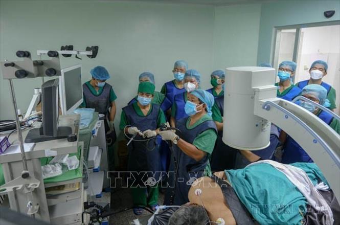 Bệnh viện Đa khoa Trung ương Cần Thơ ứng dụng hệ thống SpyGlass trong điều trị bệnh lý mật – tụy (5/2022). Ảnh: Thanh Liêm – TTXVN