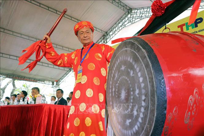 Màn đánh trống khai hội. Ảnh: Hoàng Ngọc - TTXVN