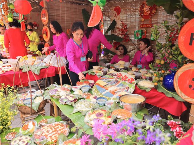 Hanoi’s sticky rice cooking craft recognised as national heritage - VNA ...