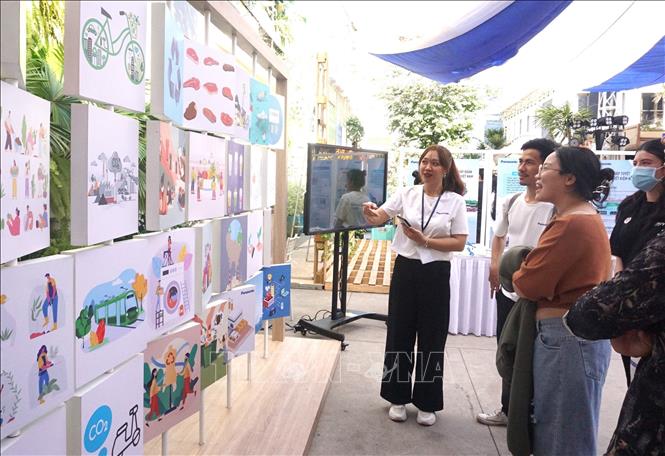 Nhiều bạn trẻ tìm hiểu về các kiến thức 