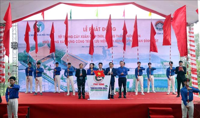 Bộ Trưởng Bộ Tài nguyên và Môi trường Đặng Quốc Khánh phát động tháng thanh niên tại buổi lễ. Ảnh: Công Tường-TTXVN