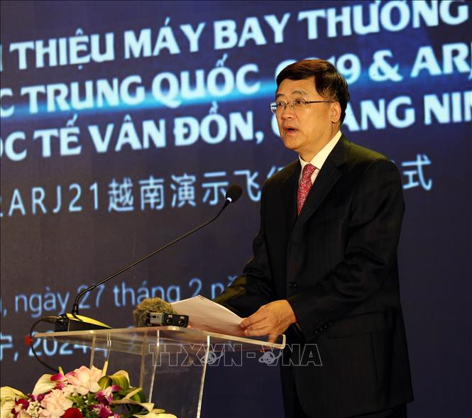 Ông Đàm Vạn Canh, Chủ tịch Hội đồng quản trị Tập đoàn máy bay thương mại Trung Quốc (Comac), phát biểu tại buổi ra mắt. Ảnh: Đức Hiếu - TTXVN