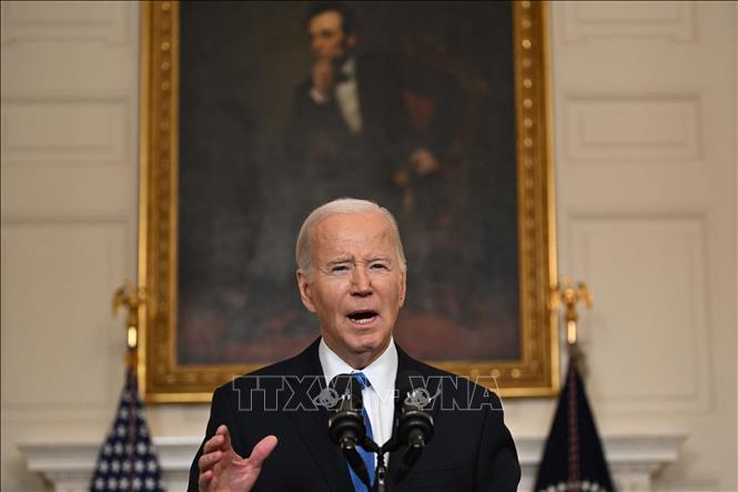 Tổng thống Mỹ Joe Biden kêu gọi Thượng viện thông qua gói viện trợ cho Ukraine trong bài phát biểu tại Nhà Trắng ngày 13/2/2024. Ảnh: AFP/TTXVN