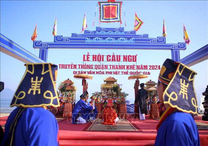 Nghi lễ chính của Lễ hội Cầu ngư truyền thống quận Thanh Khê, thành phố Đà Nẵng. Ảnh: Trần Lê Lâm - TTXVN