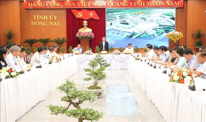 Ông Nguyễn Hồng Lĩnh, Bí thư Tỉnh ủy Đồng Nai phát biểu tại hội nghị. Ảnh: Công Phong - TTXVN