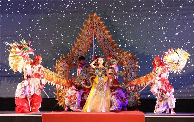 Một tiết mục đặc sắc biểu diễn tại Chương trình. Ảnh: Anh Tuấn – TTXVN