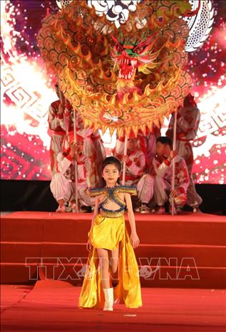 Một tiết mục đặc sắc biểu diễn tại Chương trình. Ảnh: Anh Tuấn – TTXVN