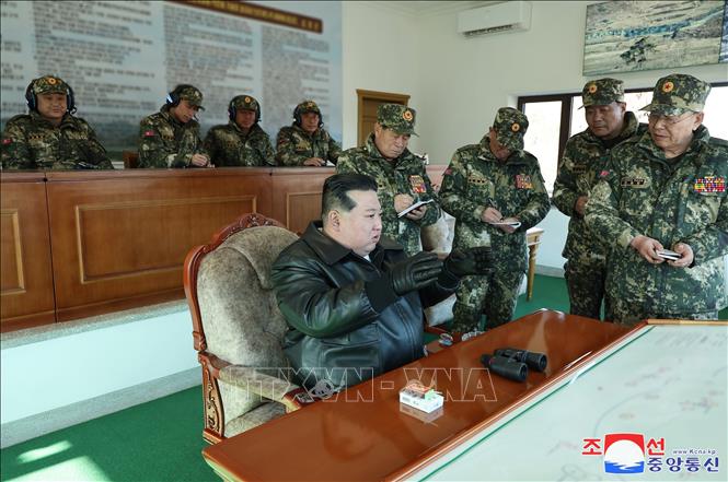 Nhà lãnh đạo Triều Tiên Kim Jong Un thị sát cơ sở huấn luyện tác chiến quan trọng ở khu vực miền Tây nước này, ngày 6/3/2024. Ảnh: KCNA/TTXVN