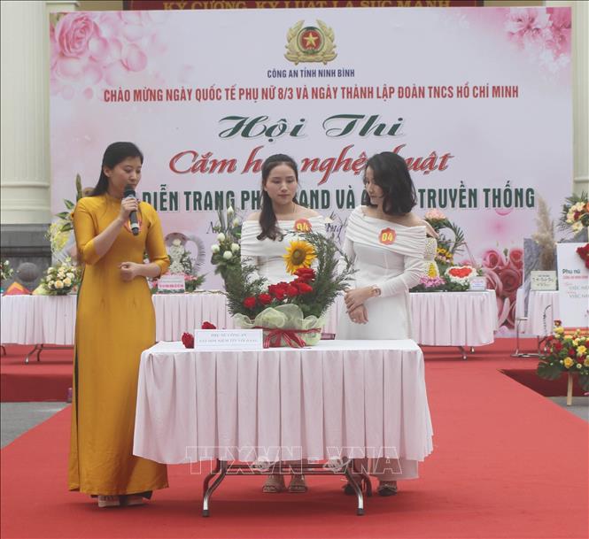 Các đội tuyển tham gia phần thi thuyết trình. Ảnh: Thùy Dung - TTXVN