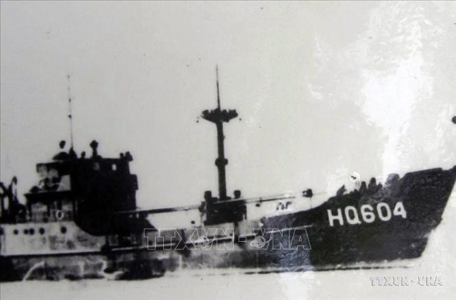 Tàu HQ-604 rời đất liền ra Trường Sa làm nhiệm vụ, chỉ 3 ngày trước cuộc chiến đấu bảo vệ chủ quyền và bị tàu địch bắn chìm tại Gạc Ma, ngày 14/3/1988. Ảnh: Tư liệu/TTXVN phát