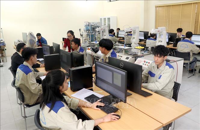 Trường trường Đại học Sư phạm Kỹ thuật Hưng Yên được đầu tư cơ sở vật chất tiện nghi, hiện đại phục vụ cho công tác giảng dạy, học tập và nghiên cứu khoa học. Ảnh: Đinh Văn Nhiều-TTXVN