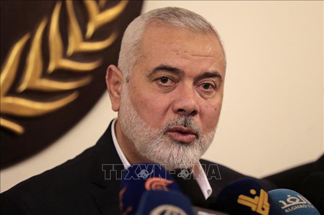 Thủ lĩnh phong trào Hồi giáo Hamas Ismail Haniyeh phát biểu trong một cuộc họp báo ở Beirut, Liban. Ảnh: AFP/TTXVN