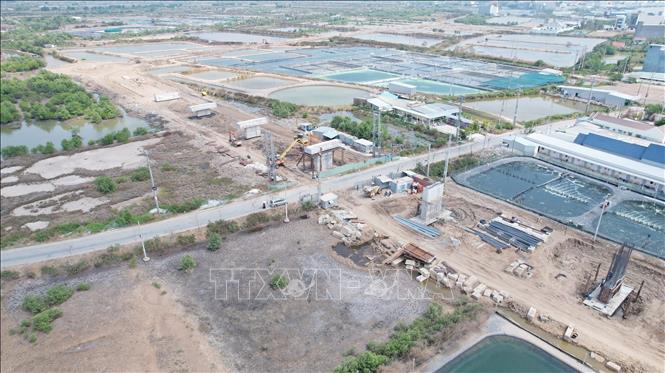 Khi dự án hoàn thành và đưa vào sử dụng sẽ góp phần tạo động lực thúc đẩy phát triển kinh tế - xã hội 2 tỉnh cực Nam Tổ quốc. Ảnh: Chanh Đa-TTXVN
