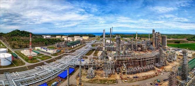 Nhà máy lọc dầu Dung Quất dừng 48 ngày để bảo dưỡng. Ảnh: TTXVN