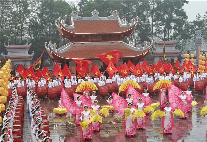 Biểu diễn văn nghệ trong buổi lễ khánh thành. Ảnh: Danh Lam -TTXVN