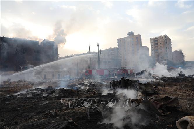 Hiện trường vụ hỏa hoạn tại xưởng phim Al-Ahram Studio ở quận Giza, Cairo, Ai Cập, ngày 16/3/2024. Ảnh: AFP/TTXVN