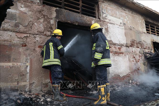 Hiện trường vụ hỏa hoạn tại xưởng phim Al-Ahram Studio ở quận Giza, Cairo, Ai Cập, ngày 16/3/2024. Ảnh: AFP/TTXVN