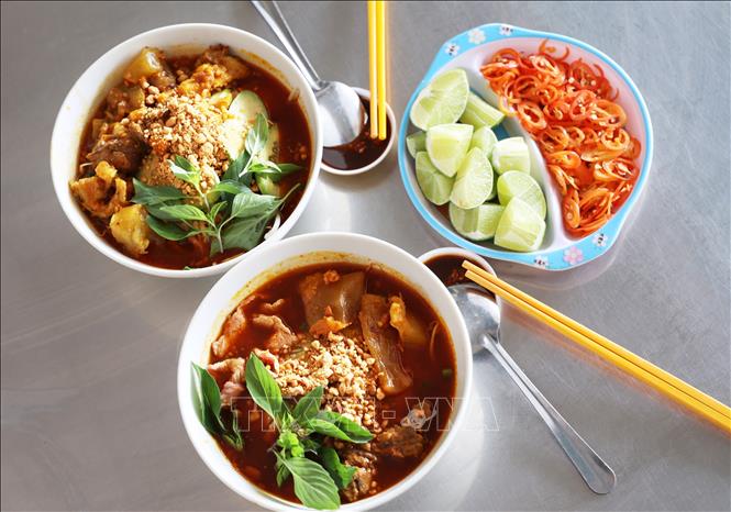 Hủ tíu Sa tế Trưng Trắc - món ăn gây “ghiền” với thực khách nếu từng có dịp được thưởng thức. Ảnh: Hồng Đạt - TTXVN
