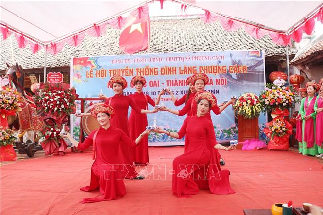 Lễ hội tri ân công đức của Tướng quân Lý Phục Man. Ảnh: TTXVN phát