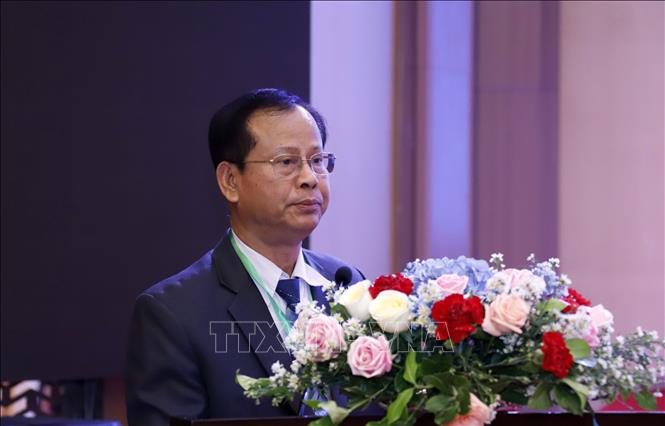 Thượng tướng Kongthong Phongvichit, Thứ trưởng Bộ Công an Lào phát biểu tại Hội nghị. Ảnh: Phạm Kiên - PV TTXVN tại Lào