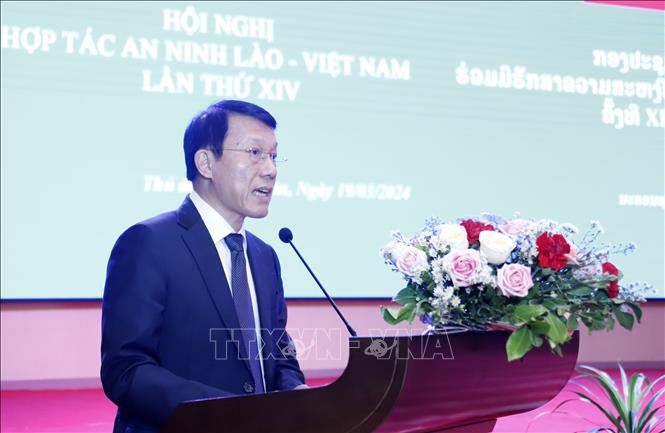 Thượng tướng Lương Tam Quang, Thứ trưởng Bộ Công an Việt Nam phát biểu tại Hội nghị. Ảnh: Phạm Kiên - Phóng viên TTXVN tại Lào.
