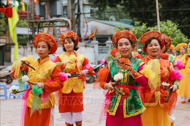 Tưng bừng Hội miếu Vũ. Ảnh: Đoàn Công Vũ - TTXVN phát
