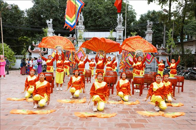 Tưng bừng Hội miếu Vũ. Ảnh: Đoàn Công Vũ - TTXVN phát