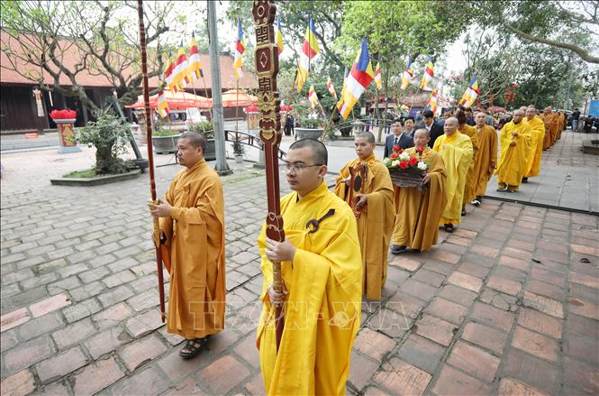  Thực hiện nghi lễ trong lễ hội. Ảnh: Danh Lam -TTXVN