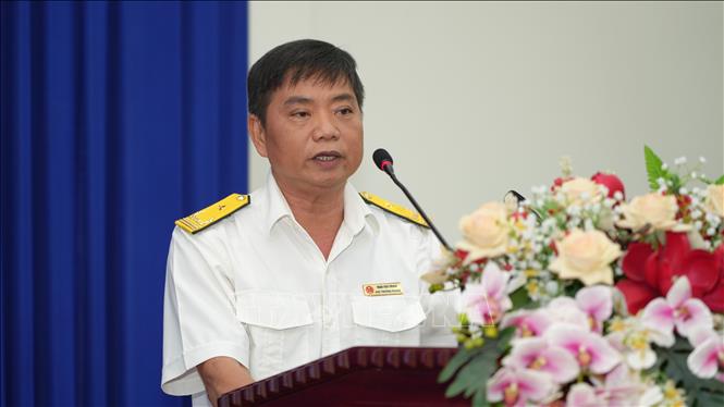 Đại diện Cục Thuế tỉnh Tây Ninh thông tin về vấn đề giả danh cán bộ ngành thế để lừa đảo chiếm đoạt tài sản, giải đáp vấn đề doanh nghiệp bị xuất hóa đơn khống... Ảnh: Minh Phú - TTXVN