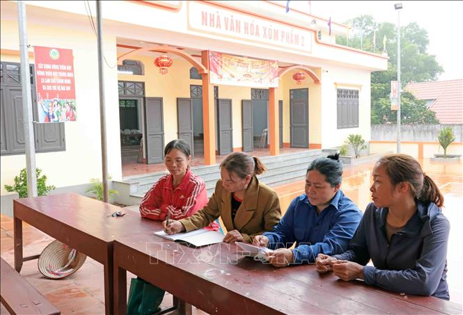 Nhà văn hóa xóm được xây dựng khang trang giúp người dân có nơi sinh hoạt văn hóa, thể thao giúp nâng cao chất lượng cuộc sống. Ảnh: Trần Việt - TTXVN
