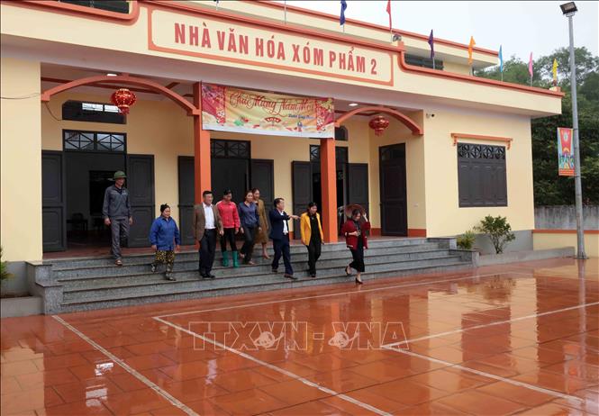 Nhà văn hóa xóm được xây dựng khang trang giúp người dân có nơi sinh hoạt văn hóa, thể thao giúp nâng cao chất lượng cuộc sống. Ảnh: Trần Việt - TTXVN