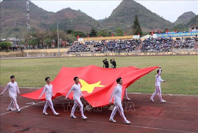 Diễu hành tại lễ khai mạc. Ảnh: Quý Trung - TTXVN