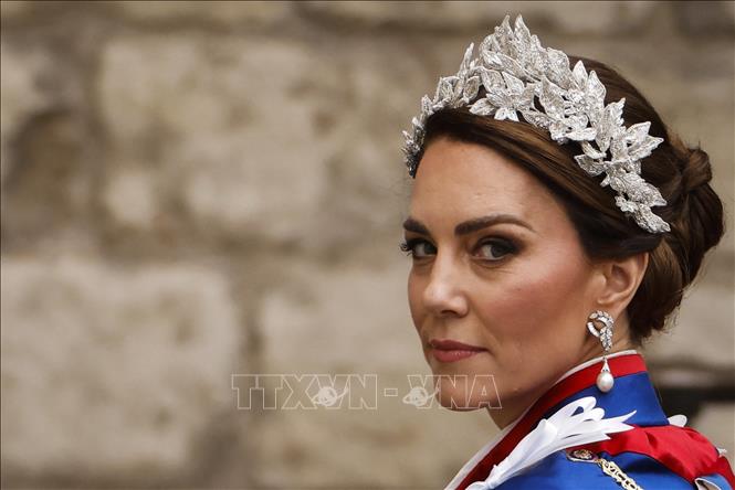 (Tư liệu) Công nương xứ Wales Catherine (Kate) tới dự lễ tấn phong của Vua Charles III tại London, Anh ngày 6/5/2023. Ảnh: AFP/TTXVN