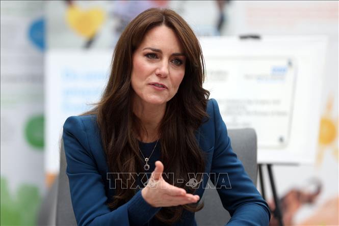 (Tư liệu) Công nương xứ Wales Catherine (Kate) thăm một bệnh viện tại London, Anh ngày 5/12/2023. Ảnh: AFP/TTXVN