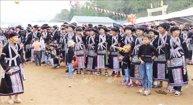 Trang phục truyền thống của dân tộc Lào ở xã Nà Tăm, huyện Tam Đường, tỉnh Lai Châu khi đi chơi hội và cuộc sống hằng ngày. Ảnh: Nguyễn Oanh-TTXVN