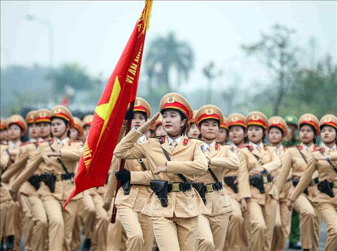 Khối Cảnh sát giao thông sẽ do các cán bộ, chiến sĩ nữ đảm nhiệm. Ảnh: Phạm Kiên - TTXVN