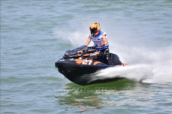 Racers join in the UIM-ABP Aquabike World Championship. VNA/Photo by courtesy