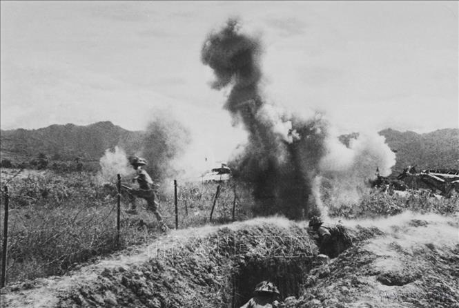 Ngày 22/4/1954, quân ta đã bất ngờ tấn công vị trí 206 và tiêu diệt hoàn toàn vị trí này, đây là vị trí cuối cùng ở phía Tây sân bay Mường Thanh. Ảnh: Tư liệu TTXVN
