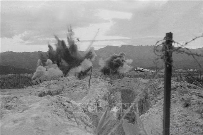 Ngày 22/4/1954, quân ta đã bất ngờ tấn công vị trí 206 và tiêu diệt hoàn toàn vị trí này, đây là vị trí cuối cùng ở phía Tây sân bay Mường Thanh. Ảnh: Tư liệu TTXVN
