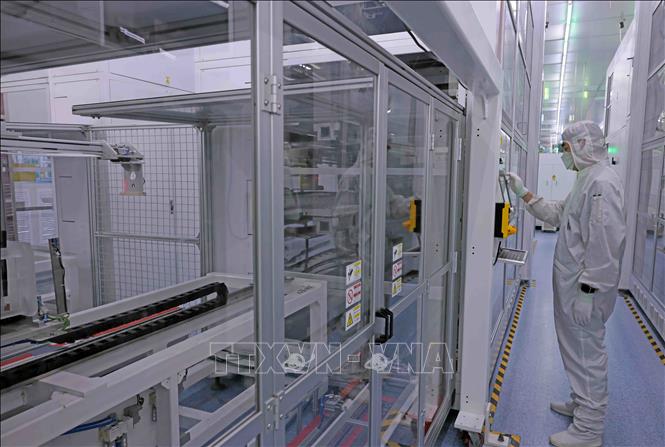 Trina Solar Việt Nam hiện có 2 nhà máy với tổng số vốn đăng ký đầu tư 478 triệu USD đang hoạt động ổn định. Ảnh: Trần Việt - TTXVN