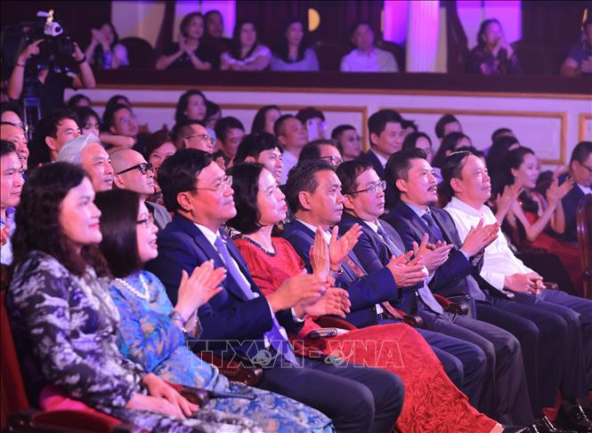 Các đại biểu tham dự chương trình. Ảnh: Hoàng Hiếu - TTXVN