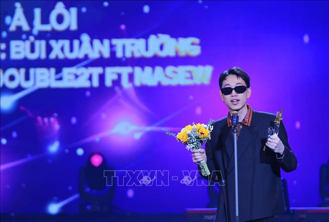Rapper Double2T với bài hát 