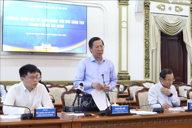 Chủ tịch UBND Thành phố Hồ Chí Minh Phan Văn Mãi phát biểu tại chương trình. Ảnh: Xuân Anh – TTXVN 