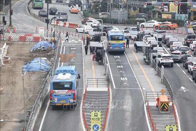 Dịch vụ xe buýt tại Seoul, Hàn Quốc trở lại bình thường khi các tài xế chấm dứt đình công, ngày 28/3/2024. Ảnh: Yonhap/TTXVN