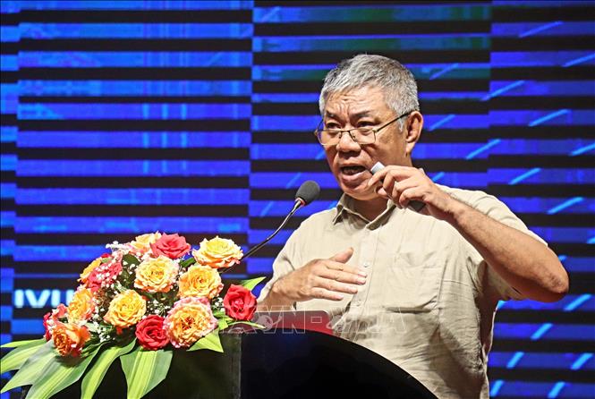 Tiến sĩ Phạm Văn Võ, Trường Đại học Luật Thành phố Hồ Chí Minh thông tin về những thay đổi lớn của Luật Đất đai 2024 tác động đối với phát triển kinh tế. Ảnh: Thu Hiền - TTXVN