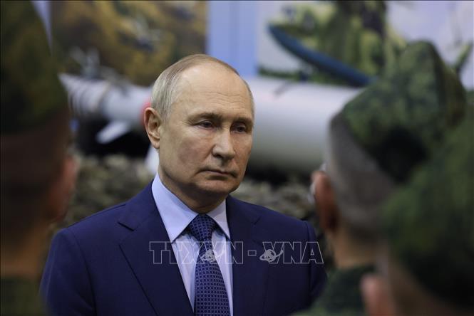 Tổng thống Nga Vladimir Putin phát biểu trong cuộc gặp với các phi công quân sự ở vùng Tver ngày 27/3/2024. Ảnh: AFP/TTXVN