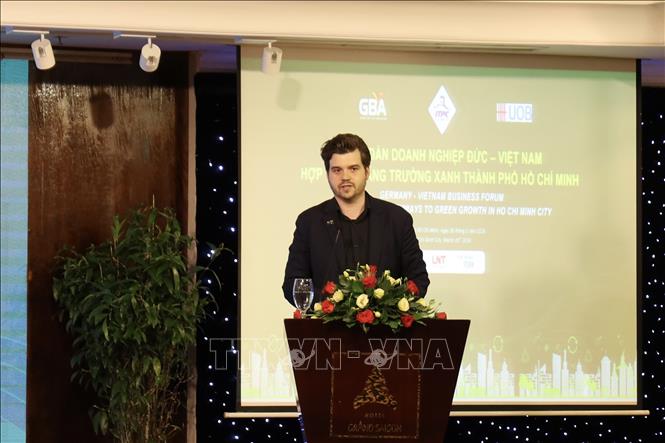 GBA Chairman Alexander Ziehe speaks at the business forum. VNA Photo: Xuân Anh