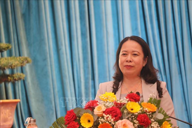Acting President Vo Thi Anh Xuan addresses a conference in Binh Dinh province on March 29 to review emulation movements in the central coastal and Central Highlands regions. VNA Photo: Sỹ Thắng