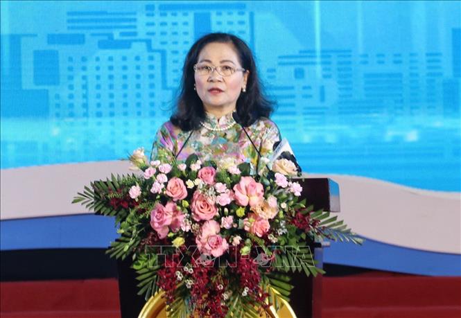 Bà Nguyễn Thị Lệ, Phó Bí thư Thành ủy, Chủ tịch Hội đồng nhân dân Thành phố Hồ Chí Minh phát biểu tại buổi lễ. Ảnh: Thu Hương - TTXVN